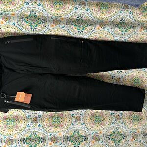 NWT Wondery Lydia Outdoor Pant XL. Well made with loads of pockets!